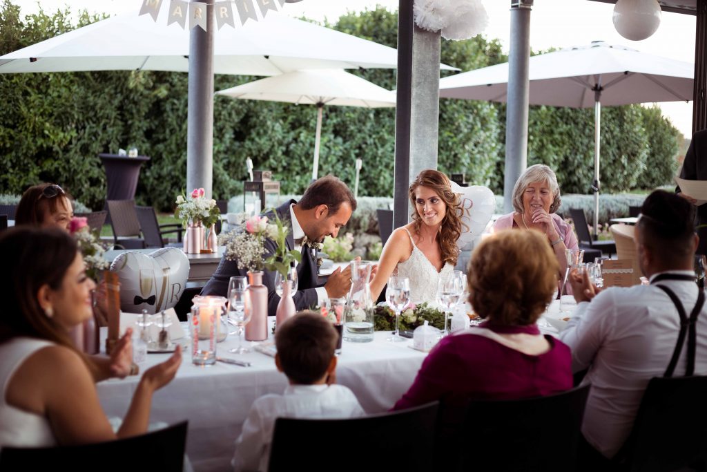 Hochzeitsreportage
Hochzeitsparty
Hochzeitsfotografin
Hochzeitsessen